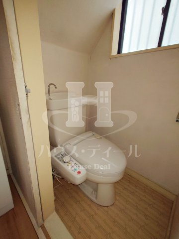 【トイレ】 | 志茂戸建 | ゆったりとした空間のトイレです