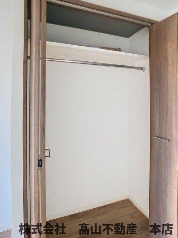 宗像市赤間駅前２丁目の賃貸マンションの収納