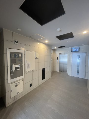 宗像市赤間駅前２丁目の賃貸マンションのエントランス