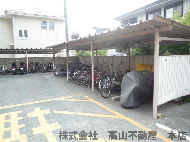 ロワールインアカマの駐車場