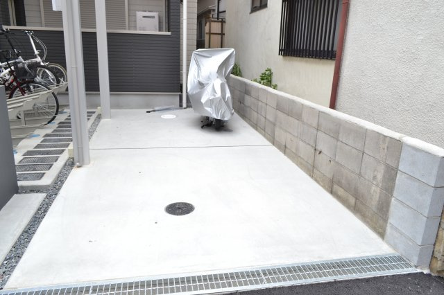 ＡＬＥＧＲＩＡ寝屋川池田南のその他共用部分|敷地内バイク置場