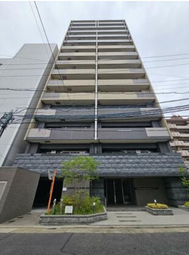 プレサンスロジェ志賀本通の外観|落ち着いた色合いと品のあるデザイン。帰るたびに安心感を感じられる佇まい。