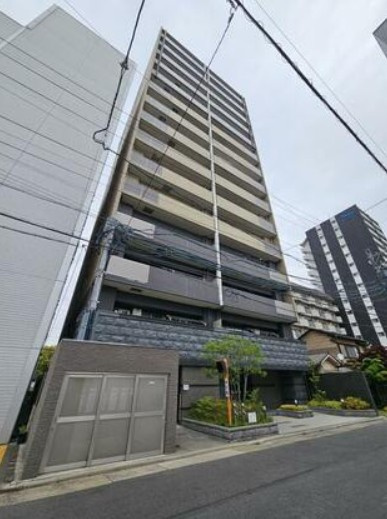 プレサンスロジェ志賀本通の外観|重厚感のある外観が、暮らしに安心感と上質さを添えます。
