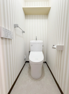 ダイアパレス三本松公園のトイレ|落ち着いた色調のトイレです