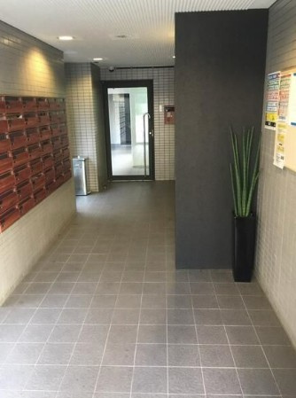 プラティーク池袋のロビー
