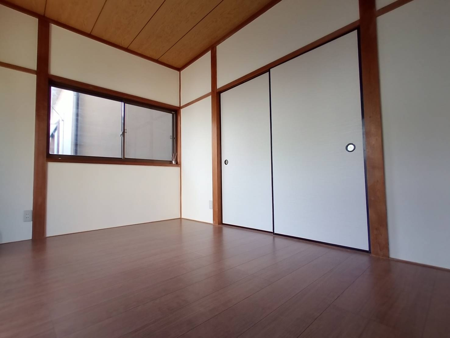 高砂市緑丘戸建ての洋室