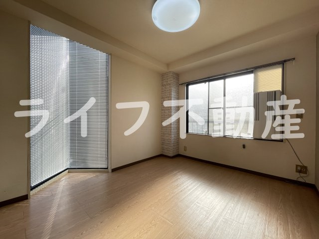 インテリジェントマンション・エソールの洋室|ゆったりした洋室です