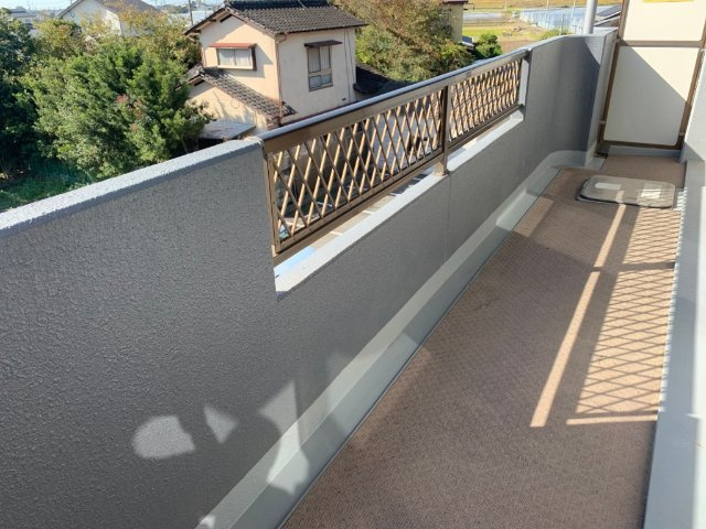 熊本市南区土河原町のアパートのバルコニー