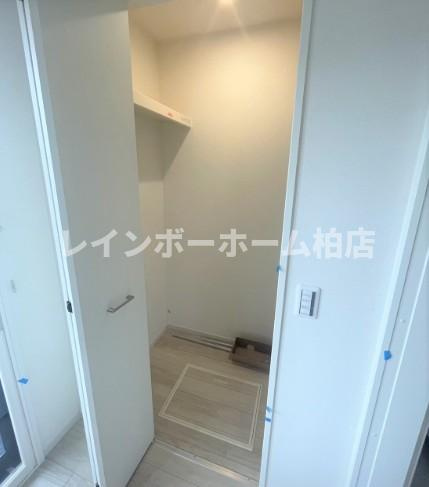 特典：仲介手数料が無料です!!の収納|ウォークインクローゼットです
※同物件、他部屋の参考写真になります