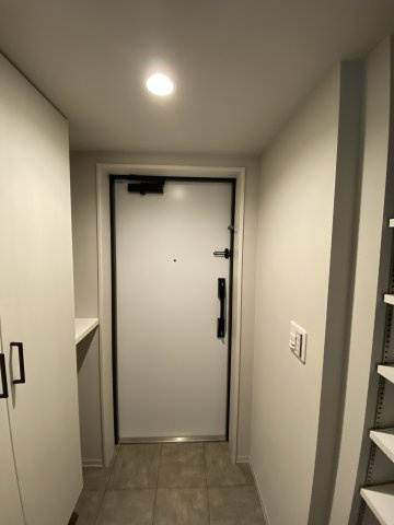 デュオメゾン池袋オヴェストの玄関