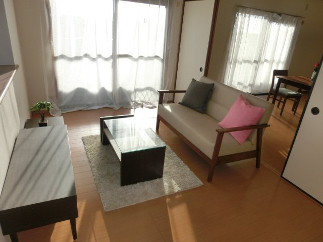 熊本市南区土河原町のアパートの居間・リビング