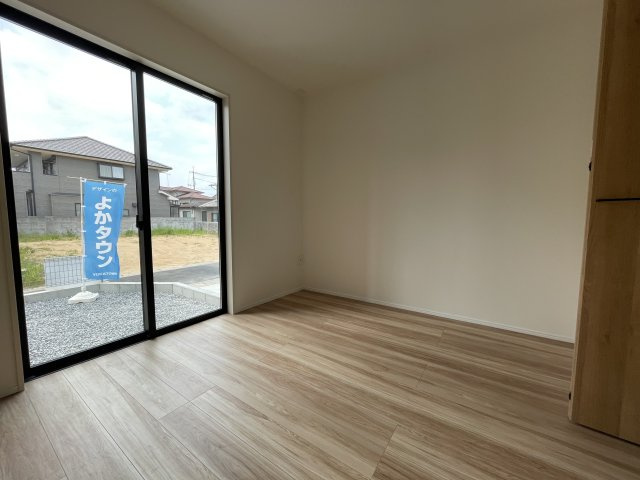 岡山市中区高屋　戸建ての洋室|18.4帖のリビングダイニングです。