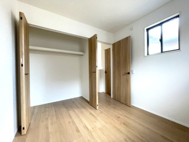 岡山市中区高屋　戸建ての洋室|2階5.2帖の洋室です。