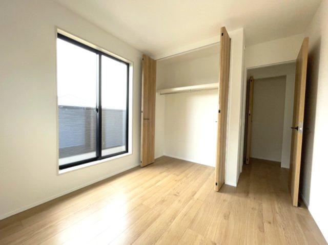 岡山市中区高屋　戸建ての洋室|2階5.2帖の洋室です。
