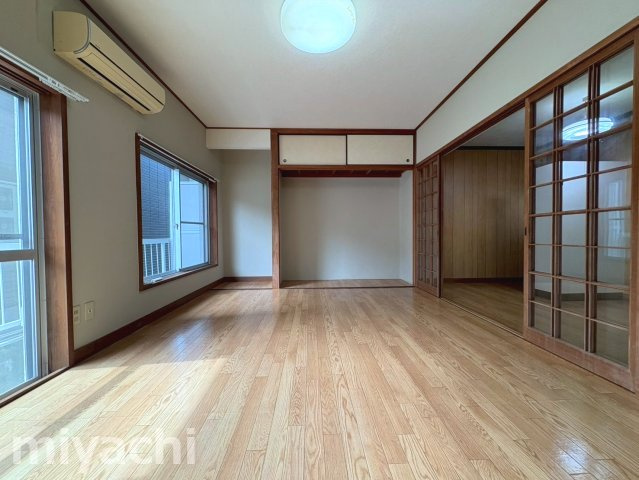 徳島市南庄町３丁目の賃貸マンションの居間・リビング