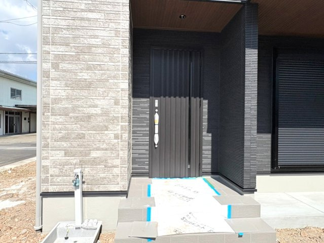 タマタウン　関市巾1丁目（倉知小Ⅲ）　全5区画分譲の玄関|玄関ドアの鍵はディンプルキーと内側はサムターンキーになっており防犯性の高い仕様になっています。