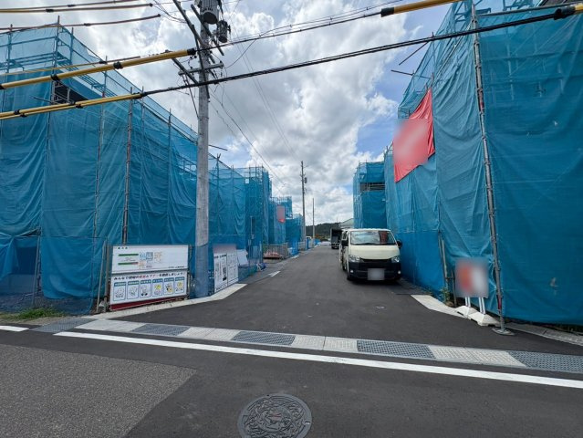 タマタウン　関市巾1丁目（倉知小Ⅲ）　全5区画分譲の前面道路含む現地写真|「現地（2026年7月17日）撮影」　
■前面道路　
■ヤマダ不動産　株式会社リライフ