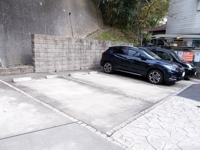 スプリングハウスの駐車場