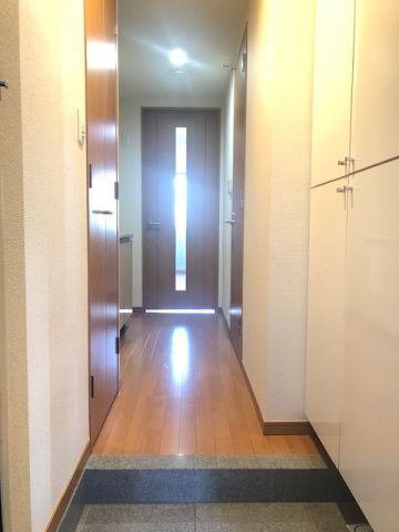スカイコート蔵前の玄関