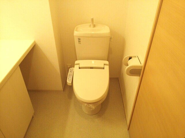 ボンヌ・シャンスのトイレ|落ち着いたトイレです