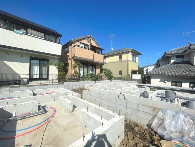 昭島市緑町14期　２号棟の外観