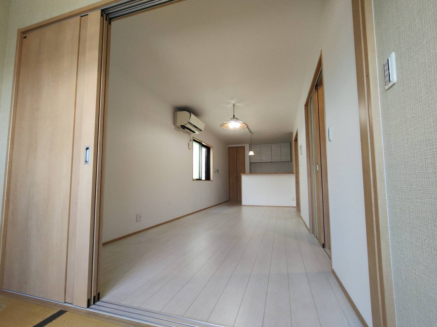 堺市東区西野中古戸建の居間・リビング