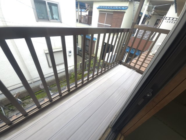松島４丁目貸家のバルコニー