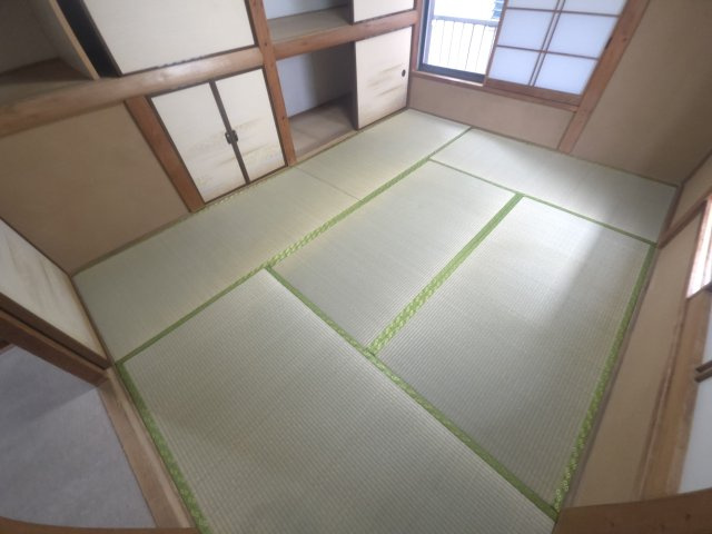 松島４丁目貸家の和室