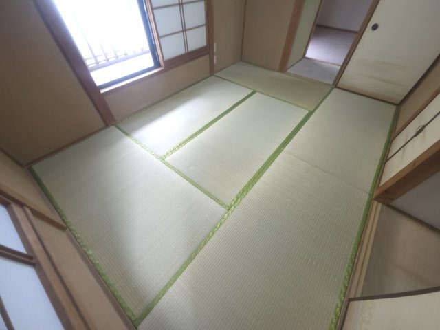 松島４丁目貸家の和室