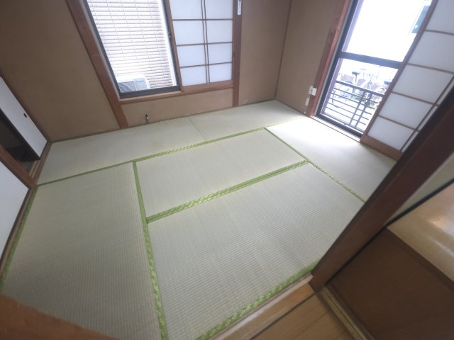 松島４丁目貸家の和室