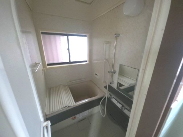 松島４丁目貸家の浴室