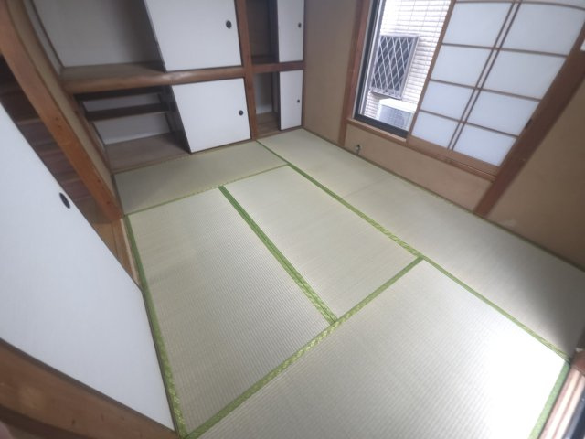 松島４丁目貸家の和室