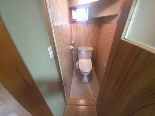 松島４丁目貸家のトイレ