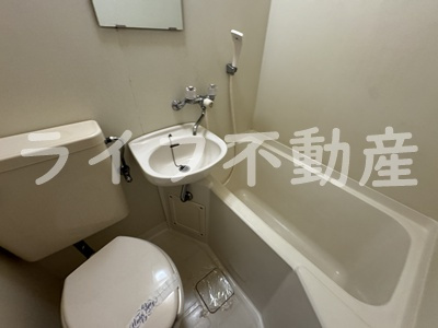 エトワールヴィルーR瓜生堂の洗面所|明るい洗面所です