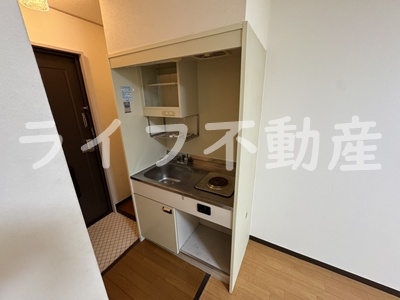 エトワールヴィルーR瓜生堂のキッチン|コンパクトなキッチンで掃除もラクラク