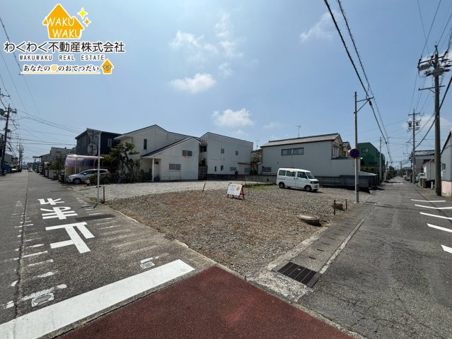 売地の前面道路含む現地写真