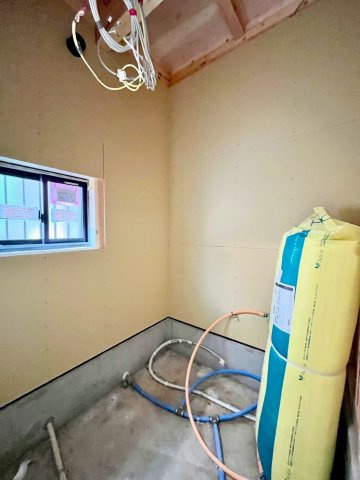 【仲介手数料無料】ふじみ野市新田―新築分譲住宅―限定1棟の浴室|※建築中の写真となります。