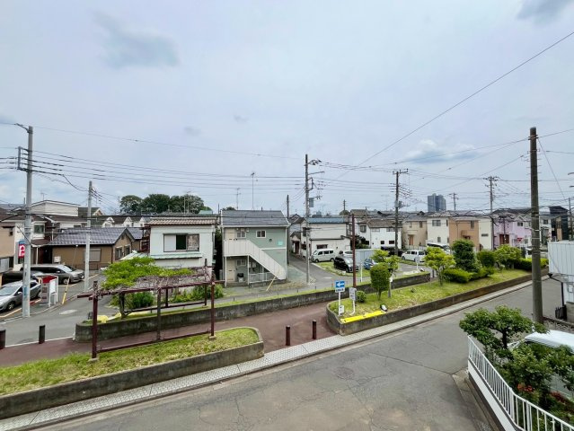【仲介手数料無料】ふじみ野市新田―新築分譲住宅―限定1棟の展望|周辺は低層住宅が中心の穏やかな街並み。2階からは開放感を感じられる眺望が広がり、プライベート時間もゆったり過ごせます。