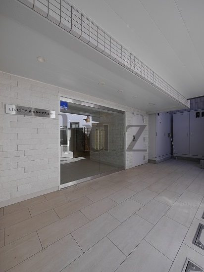 リヴシティ横濱新川町弐番館のエントランス