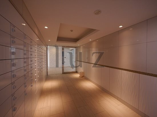リヴシティ横濱新川町弐番館のエントランス