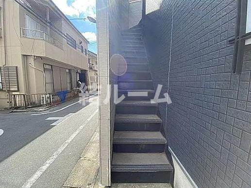 豊島区池袋本町４丁目のアパートのエントランス