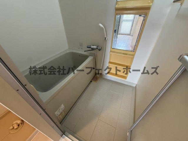 プレザント枚方のエントランス|落ち着いたエントランスです