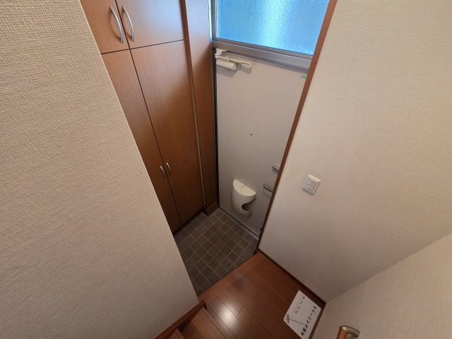 内山アパートの玄関