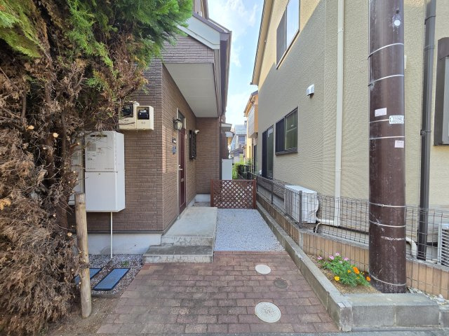 内山アパートのエントランス