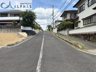 【前面道路含む現地写真】 | 神戸市西区樫野台四丁目　建築条件無し土地 | ☆建築条件なし☆
お好きなハウスメーカーで建築できます！！
更地渡し♪※現在解体工事中
ぜひ一度見ていただきたいです♪