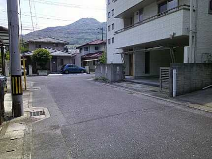 安芸区中野5丁目の前面道路含む現地写真