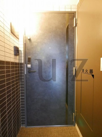 ルジュジュヨコハマの玄関