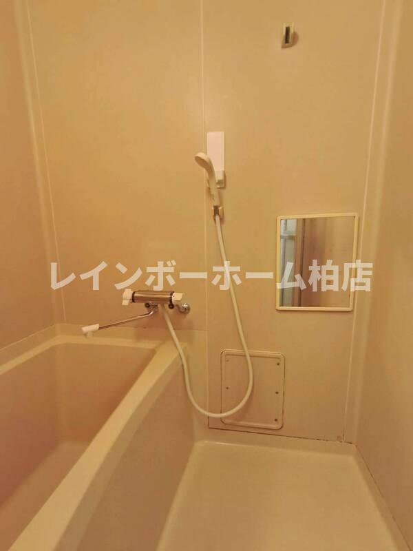 メゾンニチボウの浴室