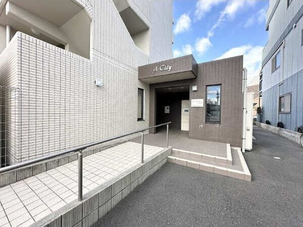 A・City柴田本通のエントランス