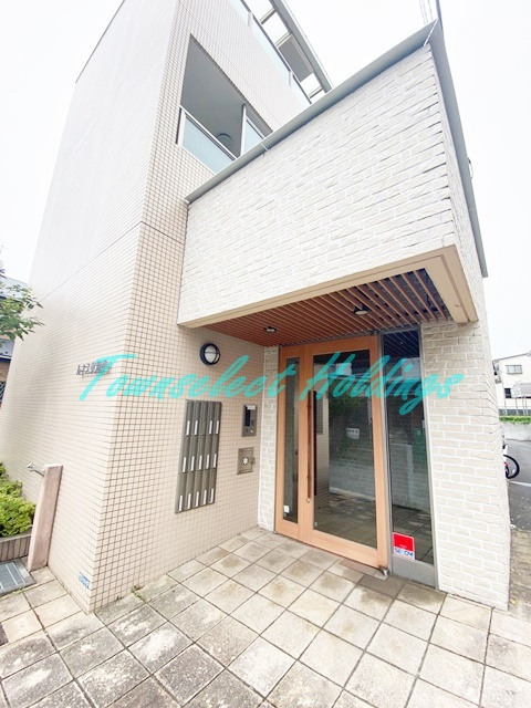 茅ヶ崎市東海岸北３丁目の賃貸マンションのエントランス